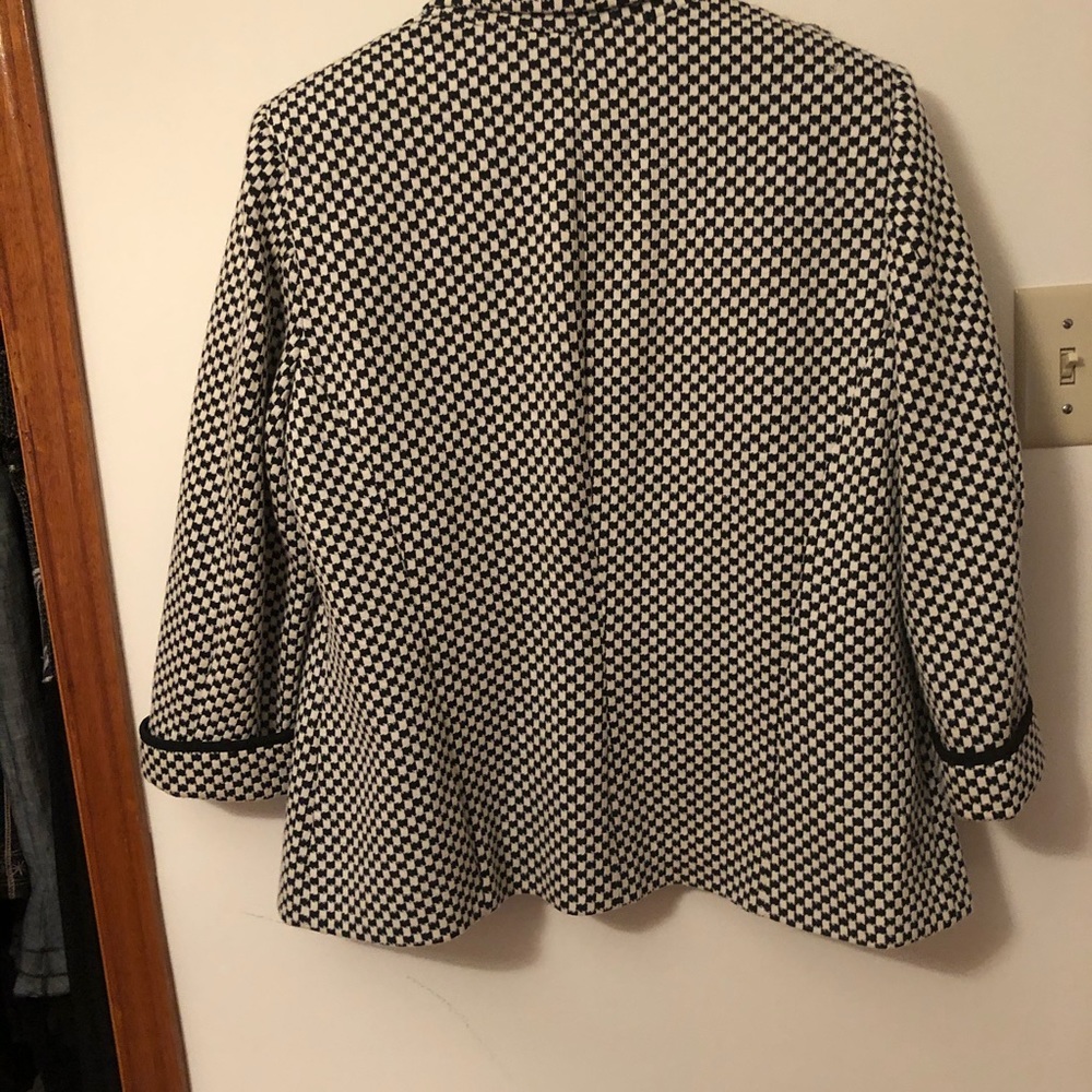 Jacket - Picture 5 of 6